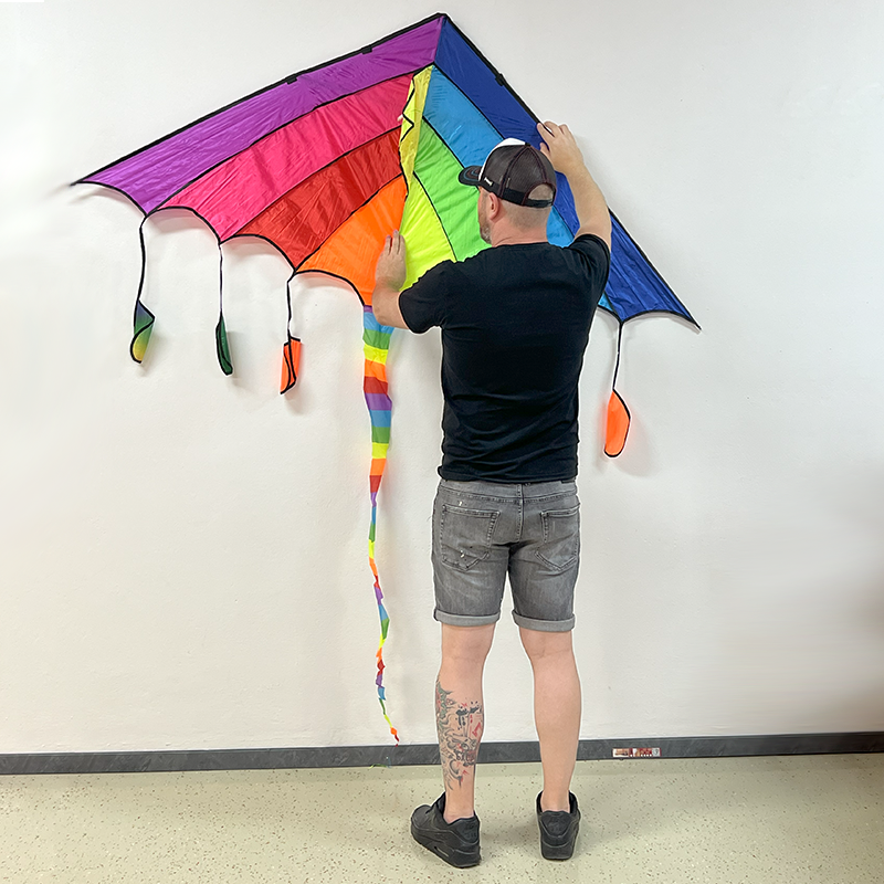 Šarkan delta dúhové rogalo so zvončekmi