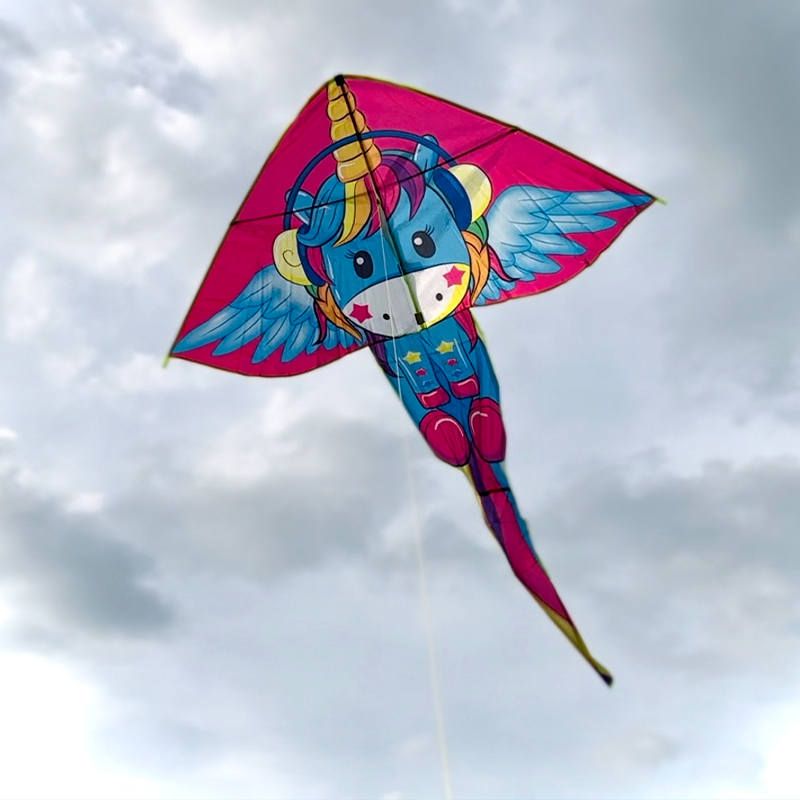 Šarkan delta jednorožec farebný stredný