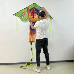 Delta šarkan psík s chvostem Delta šarkan psík s chvostem