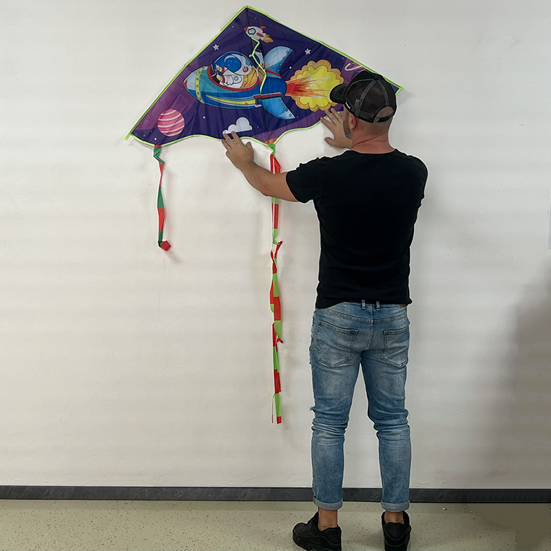 Delta sárkány Kozmonauta piros fehér színben