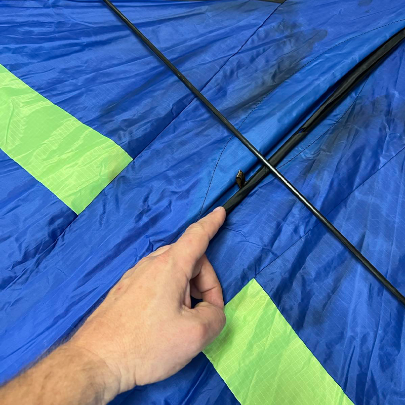 Červený šarkan lietadlo s chvostom