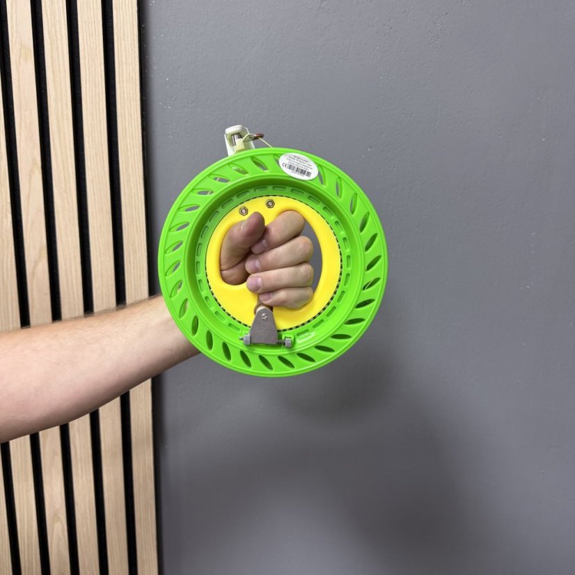 Zelený plastový navijak na šarkana 20 cm