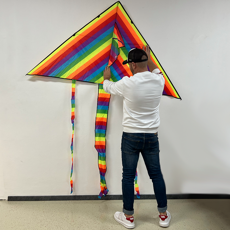 Šarkan delta rogalo dúhové s chvostom