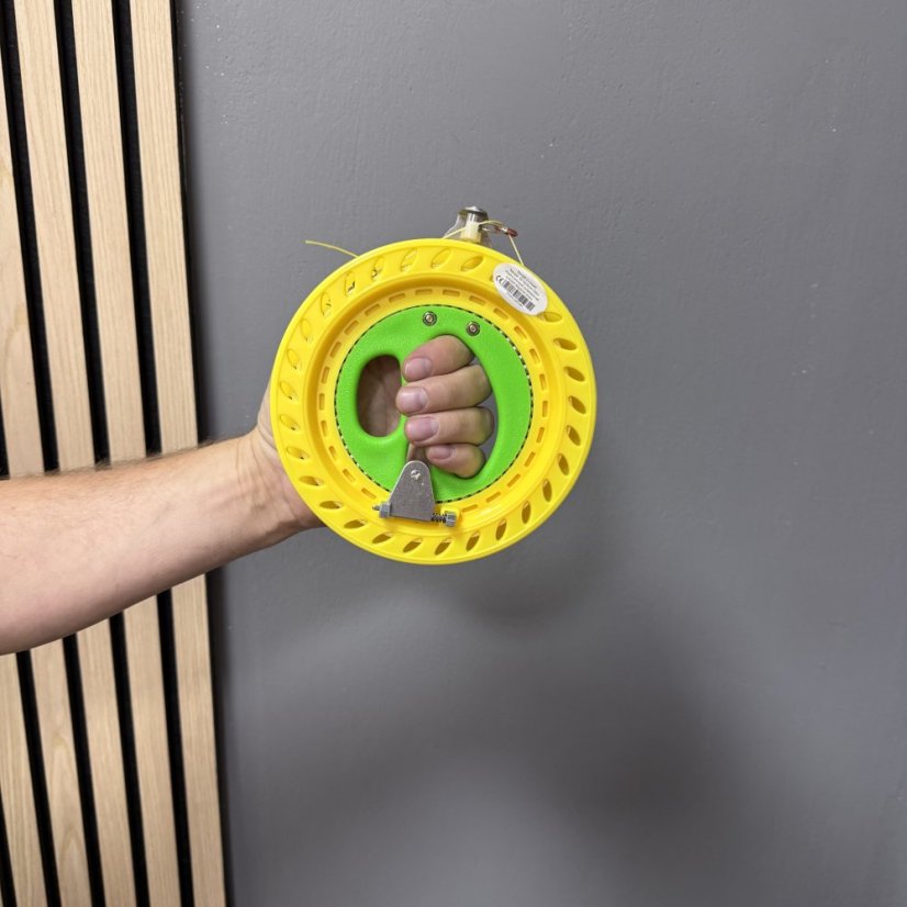 Žlutý plastový naviják na šarkana 18cm