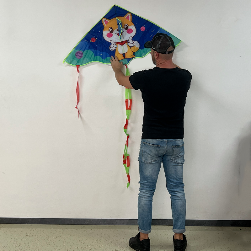 Šarkan Lišiak delta oranžový s chvostom