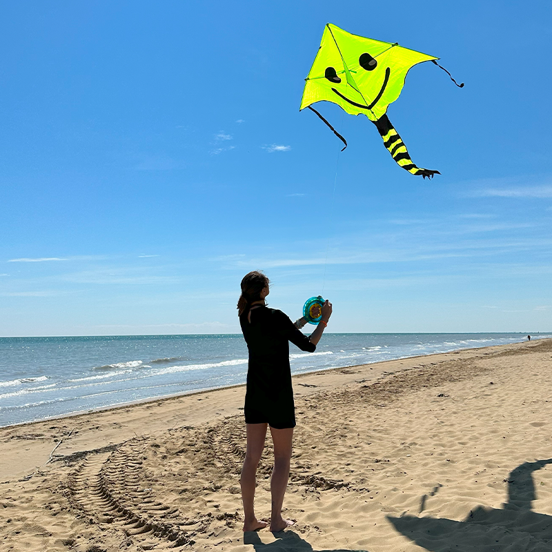 Nagy zöld mosolygós delta sárkány