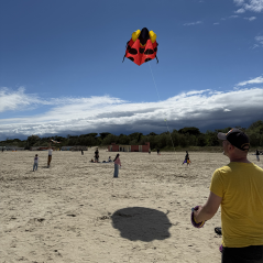 Delta šarkan lienka červený s chvostom Delta šarkan lienka červený s chvostom