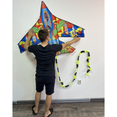 Barevný delta šarkan s dlouhým ocasem Barevný delta šarkan s dlouhým ocasem